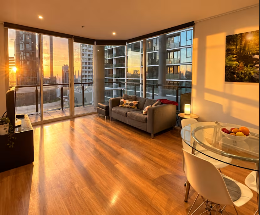 Shared Room in Melbourne CBD photo 2